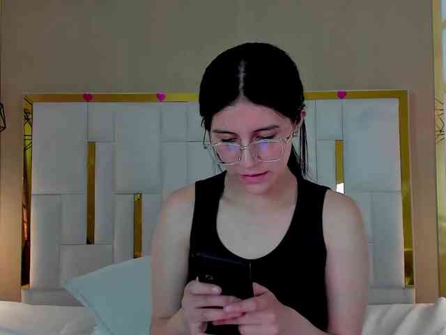 maddy-jacksonw webcam