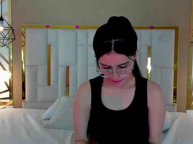 maddy-jacksonw webcam