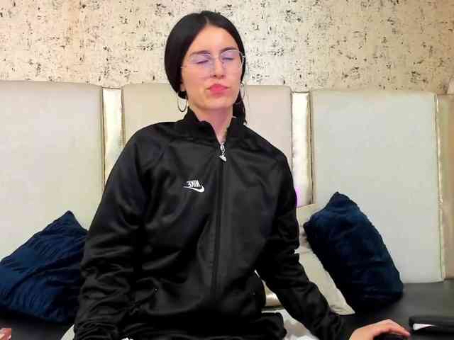 maddy-jacksonw webcam