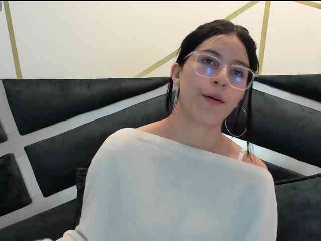 maddy-jacksonw webcam