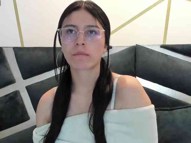 maddy-jacksonw webcam