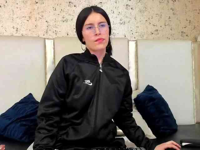 maddy-jacksonw webcam