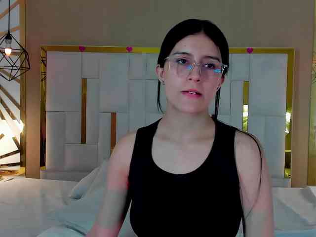 maddy-jacksonw webcam