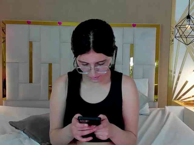 maddy-jacksonw webcam