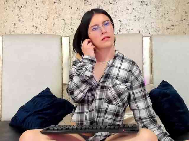 maddy-jacksonw webcam