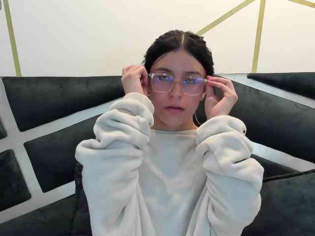 maddy-jacksonw webcam