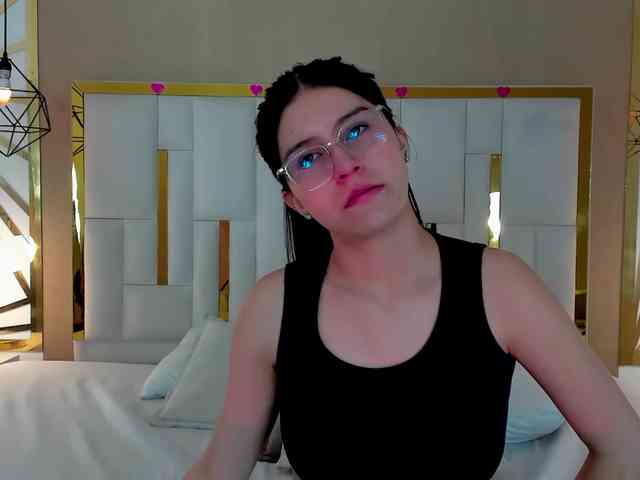 maddy-jacksonw webcam
