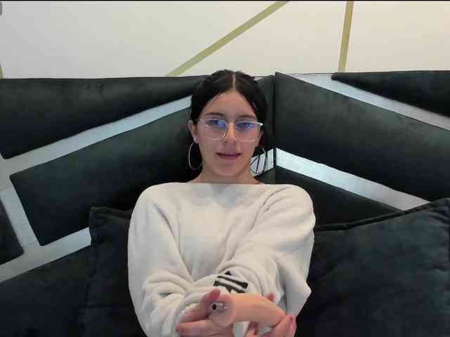 maddy-jacksonw webcam