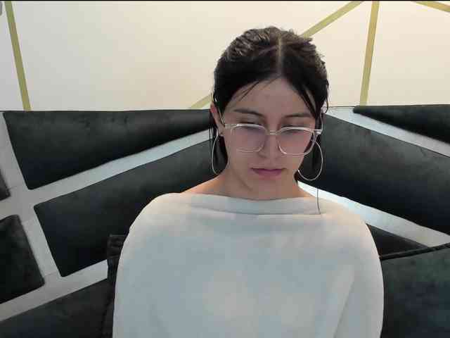 maddy-jacksonw webcam