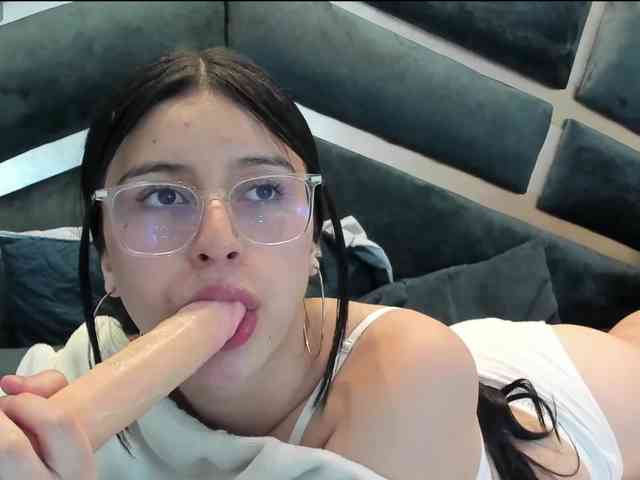 maddy-jacksonw webcam