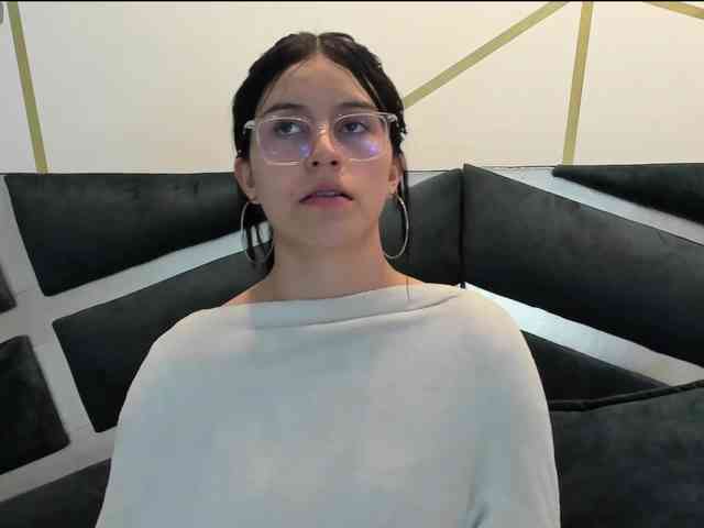 maddy-jacksonw webcam