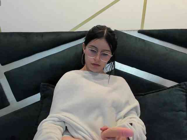 maddy-jacksonw webcam