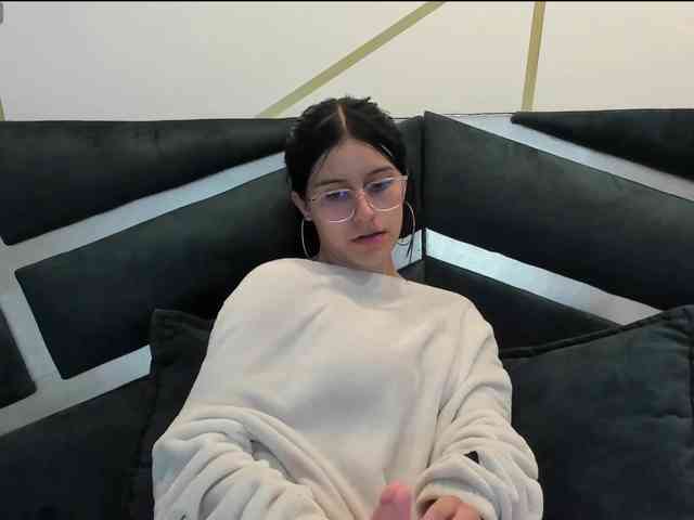 maddy-jacksonw webcam