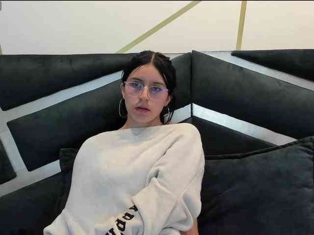maddy-jacksonw webcam