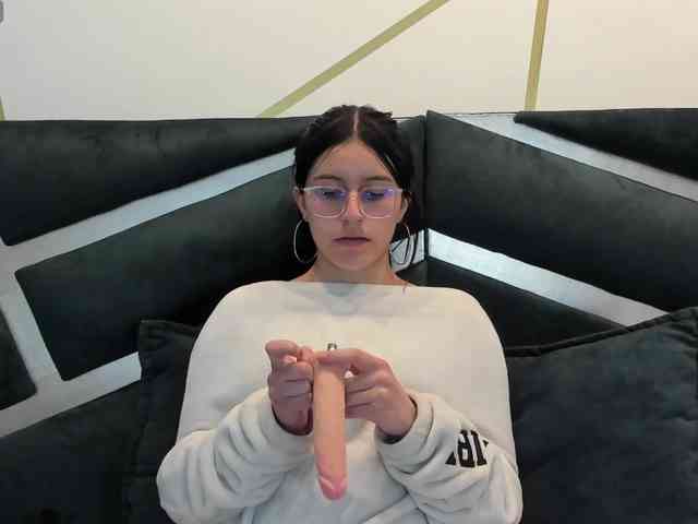 maddy-jacksonw webcam