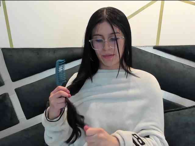 maddy-jacksonw webcam