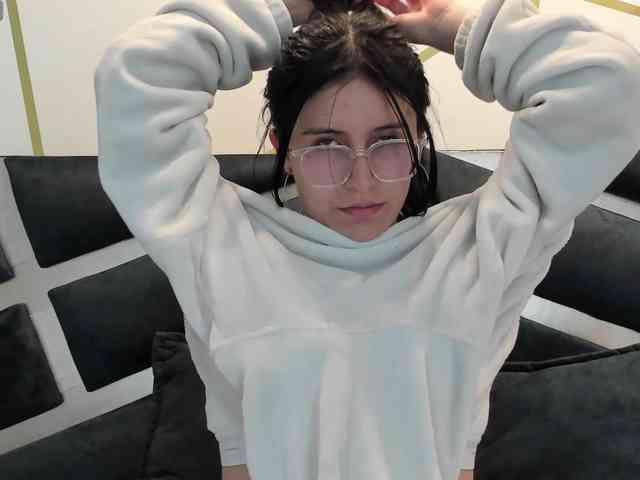 maddy-jacksonw webcam