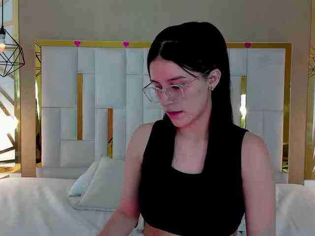 maddy-jacksonw webcam