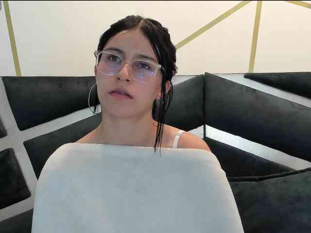 maddy-jacksonw webcam