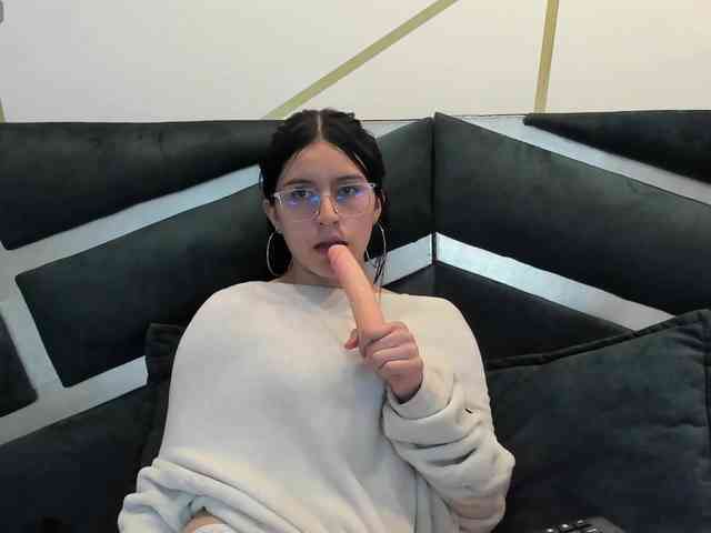 maddy-jacksonw webcam