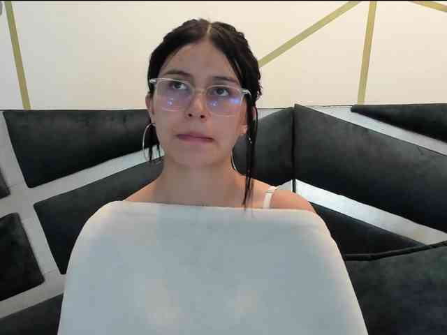 maddy-jacksonw webcam