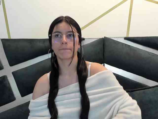 maddy-jacksonw webcam