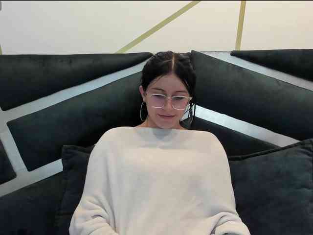 maddy-jacksonw webcam