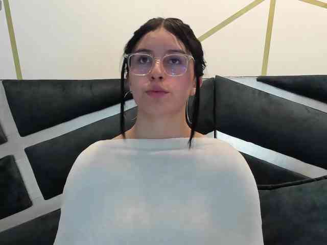 maddy-jacksonw webcam