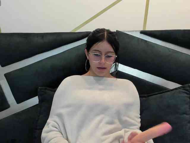 maddy-jacksonw webcam