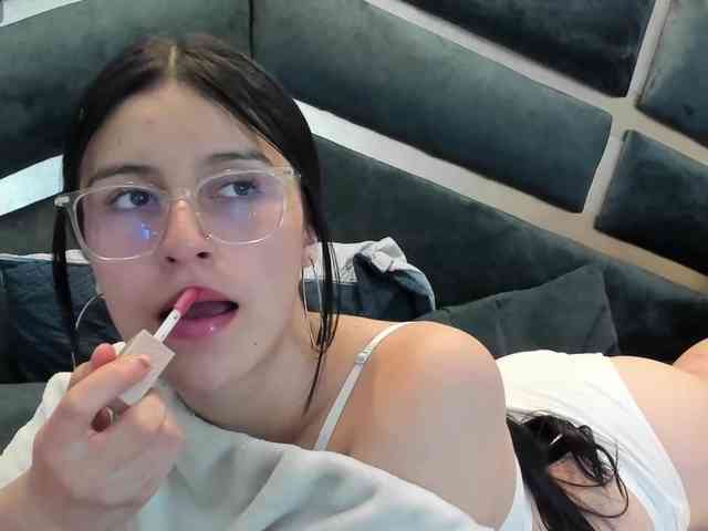 maddy-jacksonw webcam