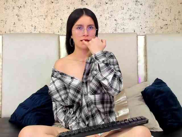 maddy-jacksonw webcam