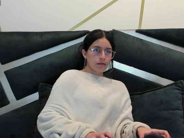 maddy-jacksonw webcam