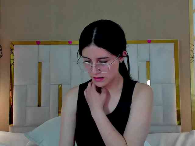 maddy-jacksonw webcam