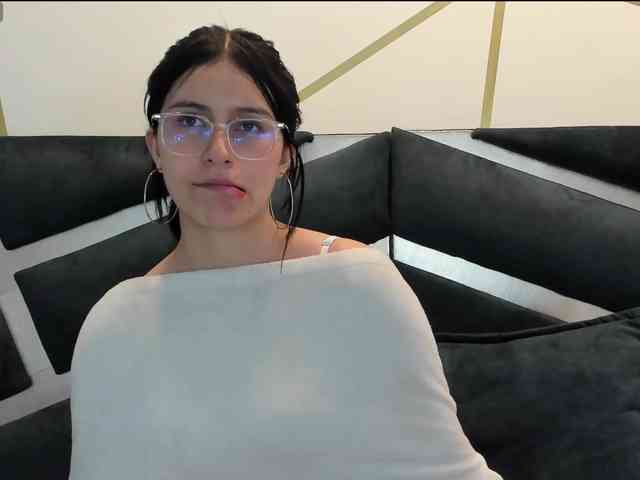 maddy-jacksonw webcam