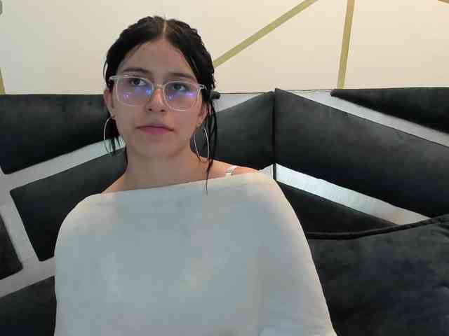 maddy-jacksonw webcam