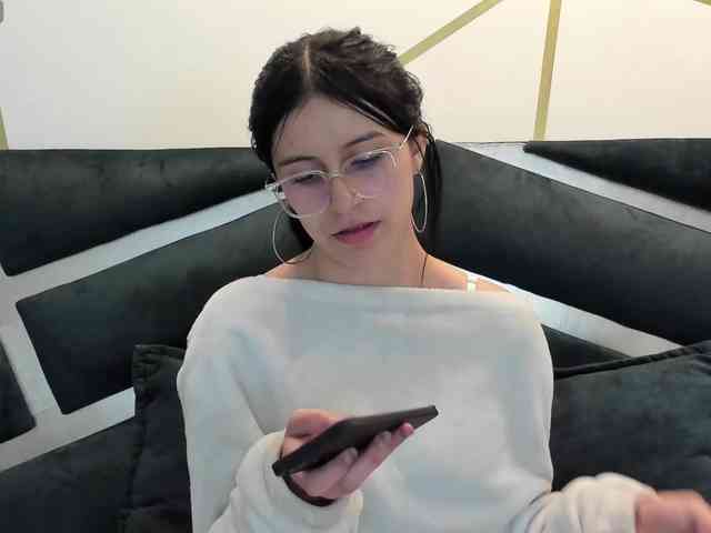 maddy-jacksonw webcam