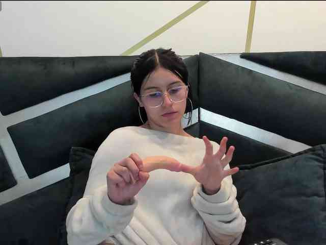 maddy-jacksonw webcam