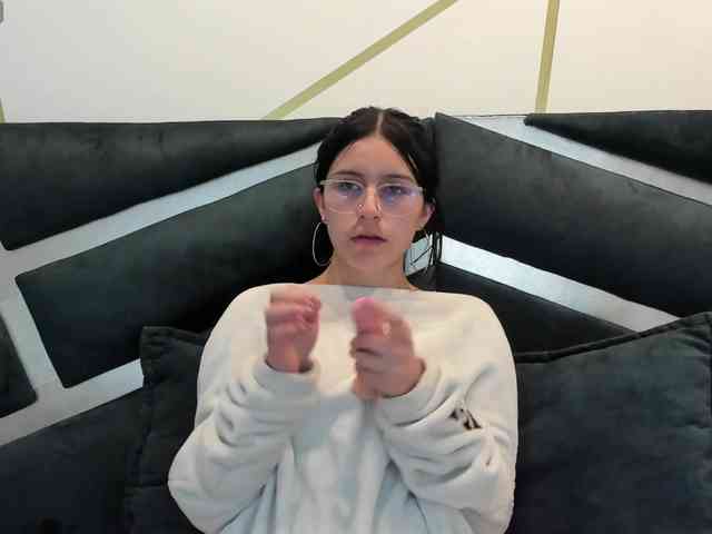 maddy-jacksonw webcam