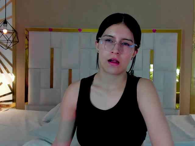 maddy-jacksonw webcam