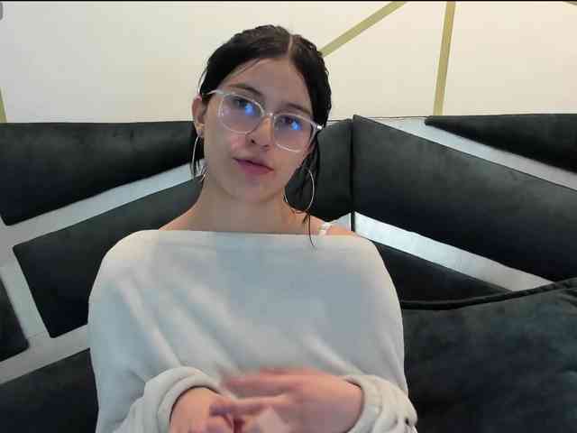 maddy-jacksonw webcam