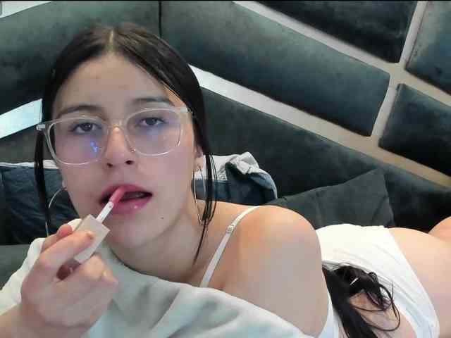 maddy-jacksonw webcam