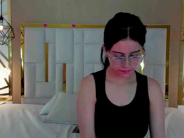maddy-jacksonw webcam