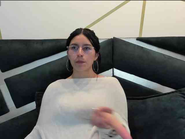 maddy-jacksonw webcam