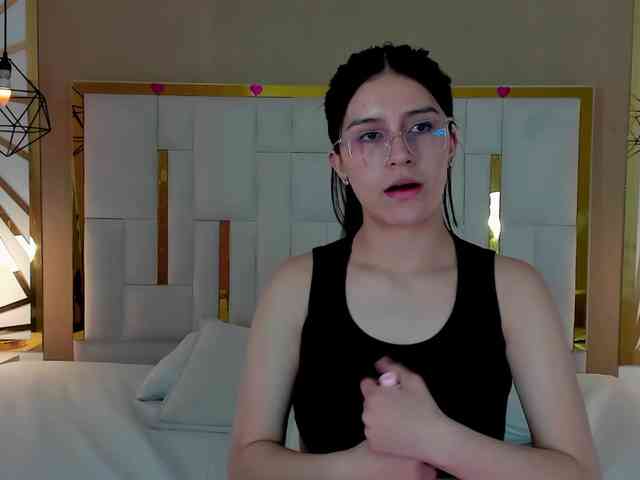 maddy-jacksonw webcam