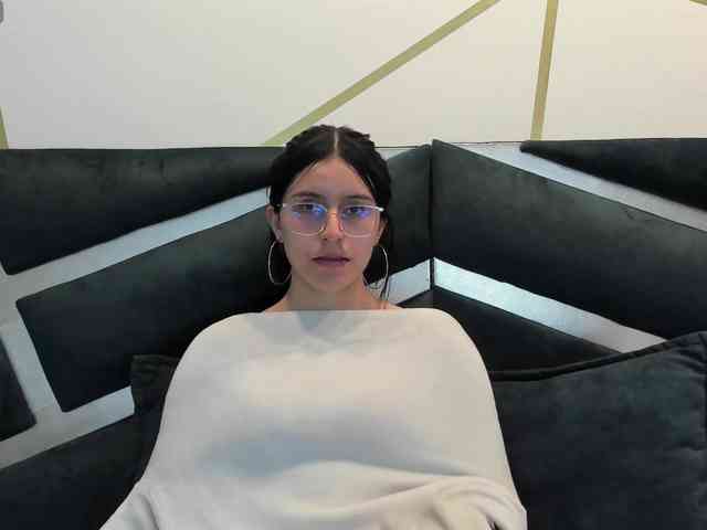 maddy-jacksonw webcam