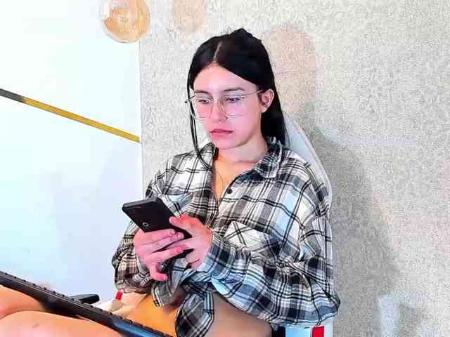 maddy-jacksonw webcam