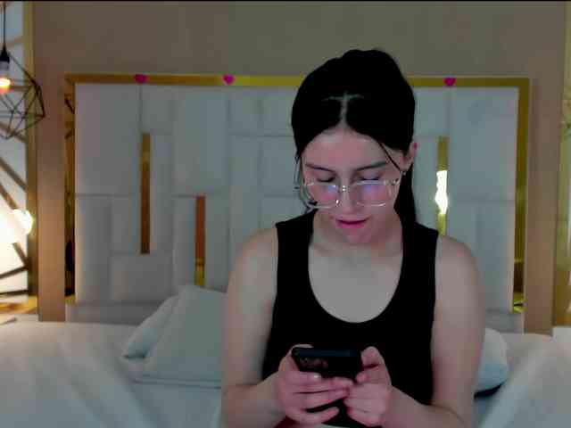 maddy-jacksonw webcam