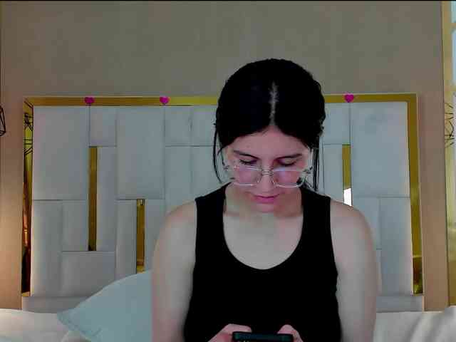 maddy-jacksonw webcam