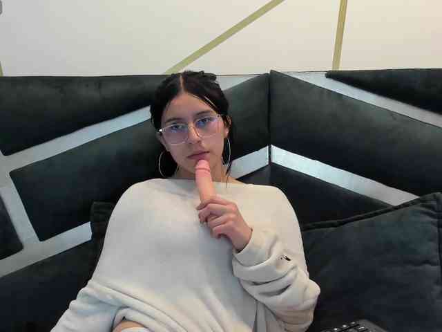 maddy-jacksonw webcam