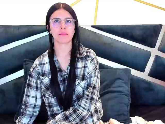 maddy-jacksonw webcam